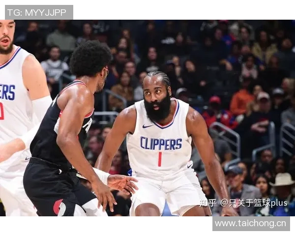 快船与开拓者激战8月8日球迷期待精彩对决与新赛季前瞻